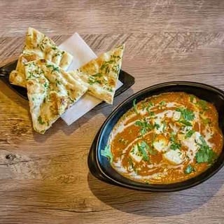 Lunch Paneer Makhani with Garlic Naan